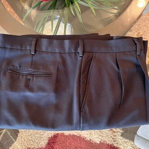 Van Heusen Mens Regular Fit Pleated Stain Resistant Pants 44x30 Dark Navy Blue